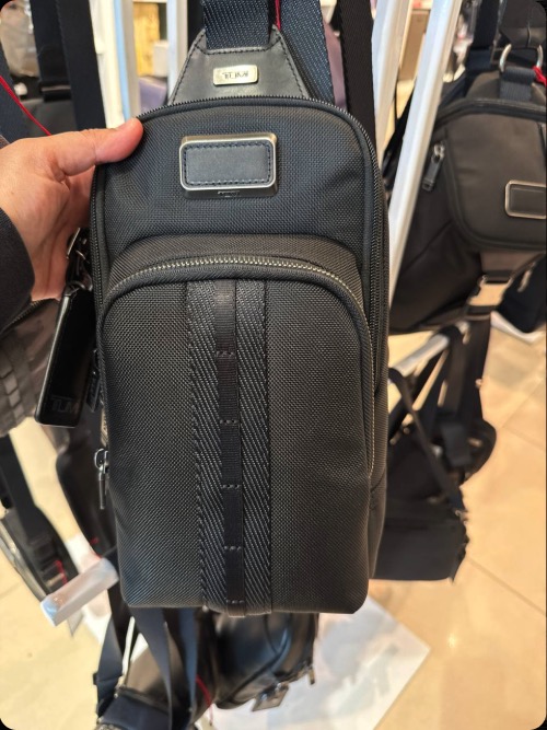 TUMI Medium Sling Black - Ready Stock USA
