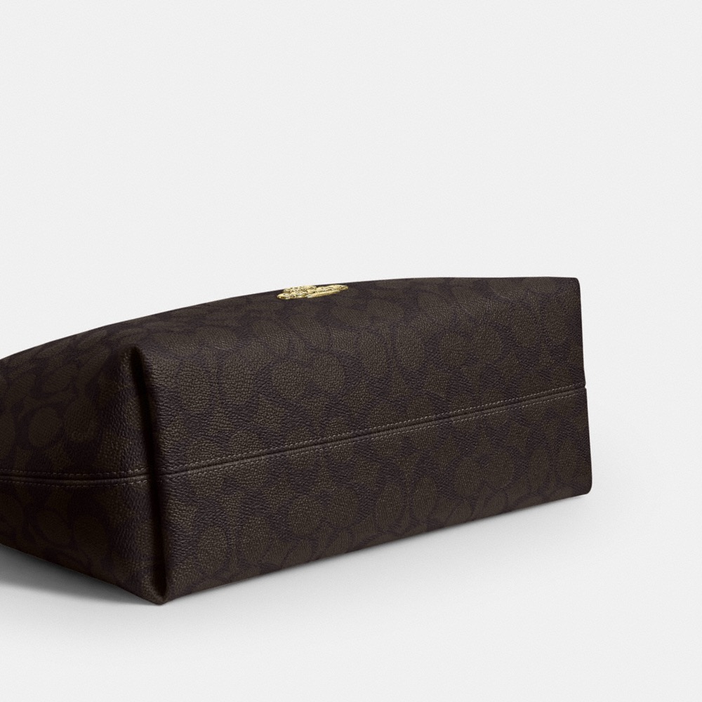Coach Outlet Laurel Shoulder Bag In Signature Canvas - Preorder