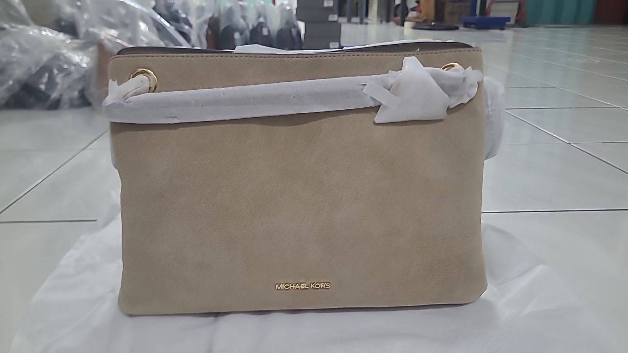 Michael Kors Christina Medium Suede Messenger Bag Camel - Ready Stock USA