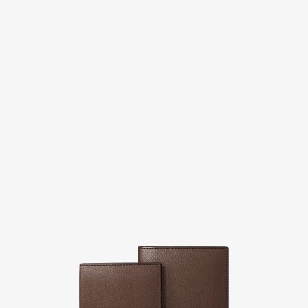 Michael Kors Cooper Pebbled Leather Billfold Wallet With Passcase - Preorder — Nutmeg
