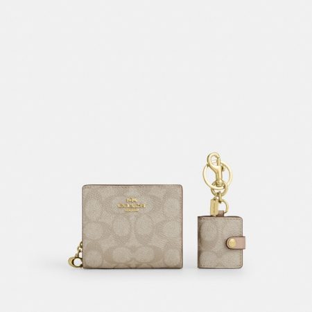 Coach Outlet Boxed Snap Wallet And Picture Frame Charm In Signature Canvas - Preorder — Brass/Champagne