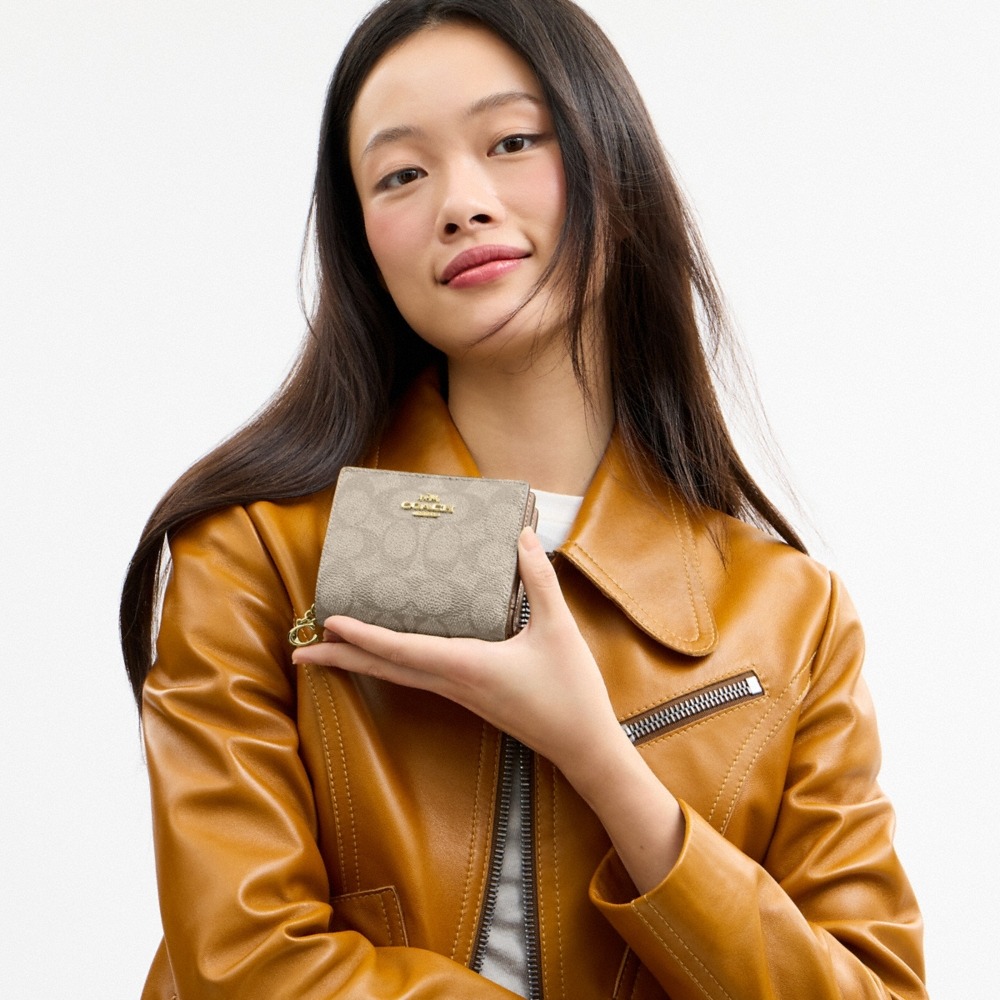 Coach Outlet Boxed Snap Wallet And Picture Frame Charm In Signature Canvas - Preorder