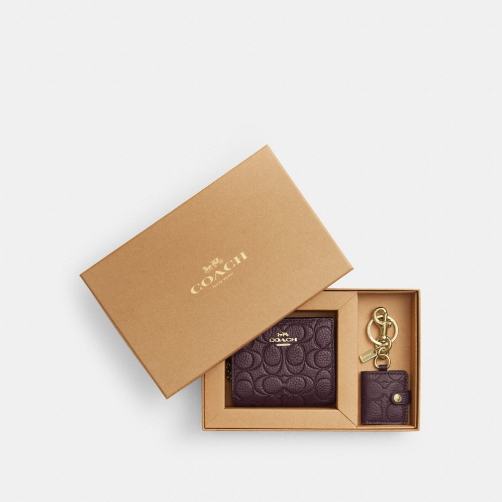 Coach Outlet Boxed Snap Wallet And Picture Frame Charm In Signature Leather - Preorder