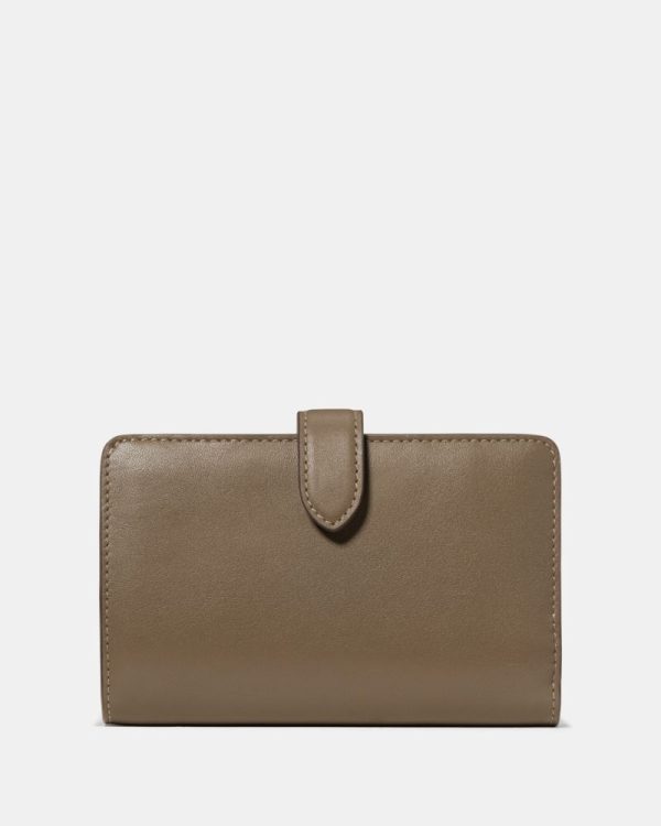 Kate Spade Outlet Smooth Embellishment Medium Compact Wallet - Preorder