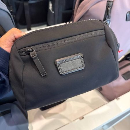 TUMI Crossover Sling - Outlet Physical Store - Preorder — Black