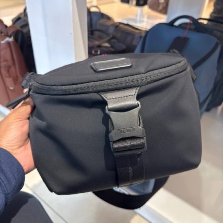 TUMI Dunlap Crossbody - Outlet Physical Store - Preorder — Black
