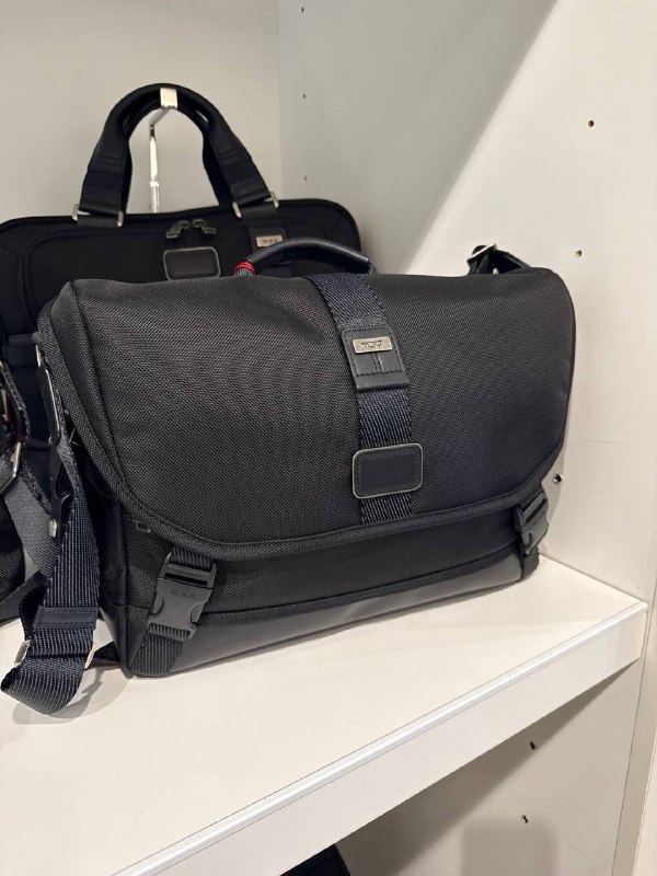 TUMI Odyssey Flap Messenger - Outlet Physical Store - Preorder