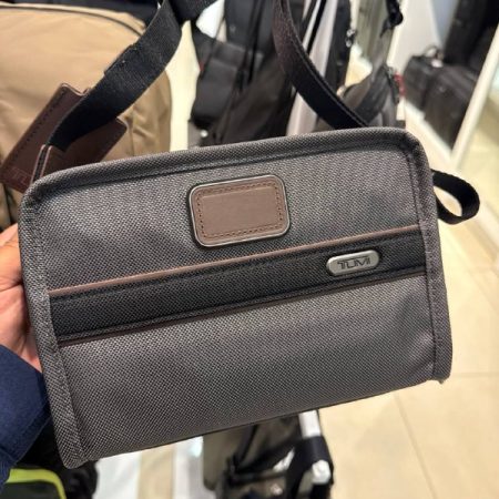 TUMI East West Crossbody - Outlet Physical Store - Preorder — Castle Rock/Brown