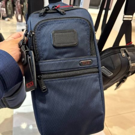 TUMI Compact Sling - Outlet Physical Store - Preorder — Navy