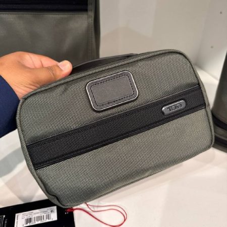 TUMI Split Travel Kit - Outlet Physical Store - Preorder — Ivy Green