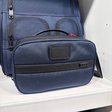 TUMI Split Travel Kit - Outlet Physical Store - Preorder — Navy