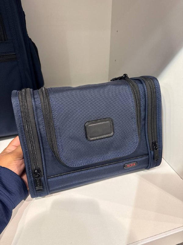 TUMI Hanging Travel Kit - Outlet Physical Store - Preorder