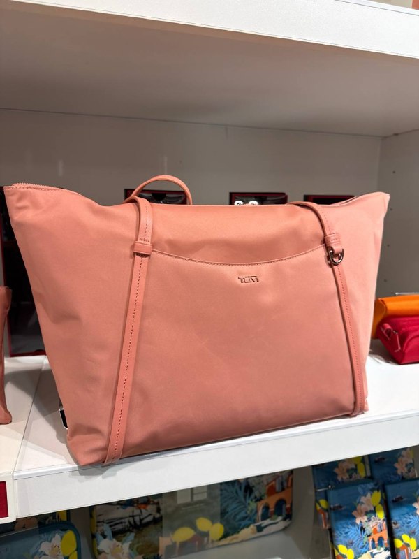 TUMI Q Tote - Outlet Physical Store - Preorder