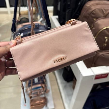 TUMI Wallet Crossbody - Outlet Physical Store - Preorder — Rosa