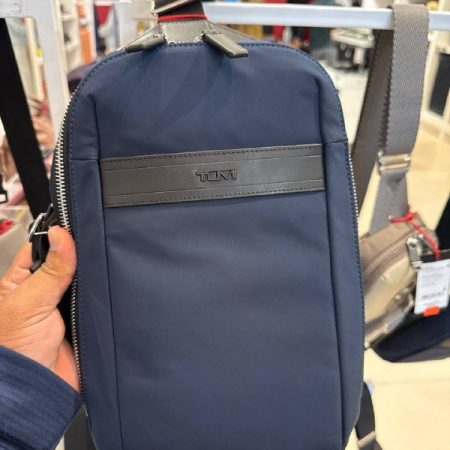 TUMI Ridgeview Sling - Outlet Physical Store - Preorder — Navy