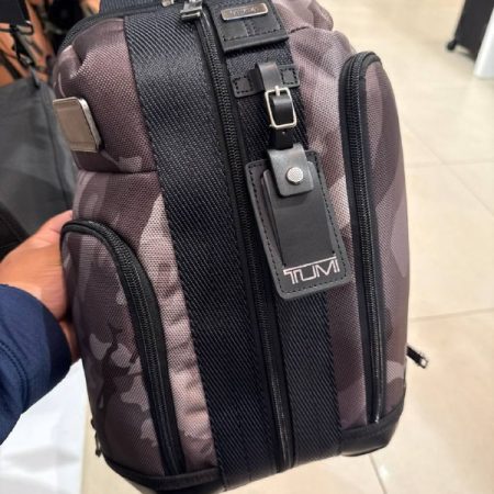TUMI Higgins Sling - Outlet Physical Store - Preorder — Colour E675
